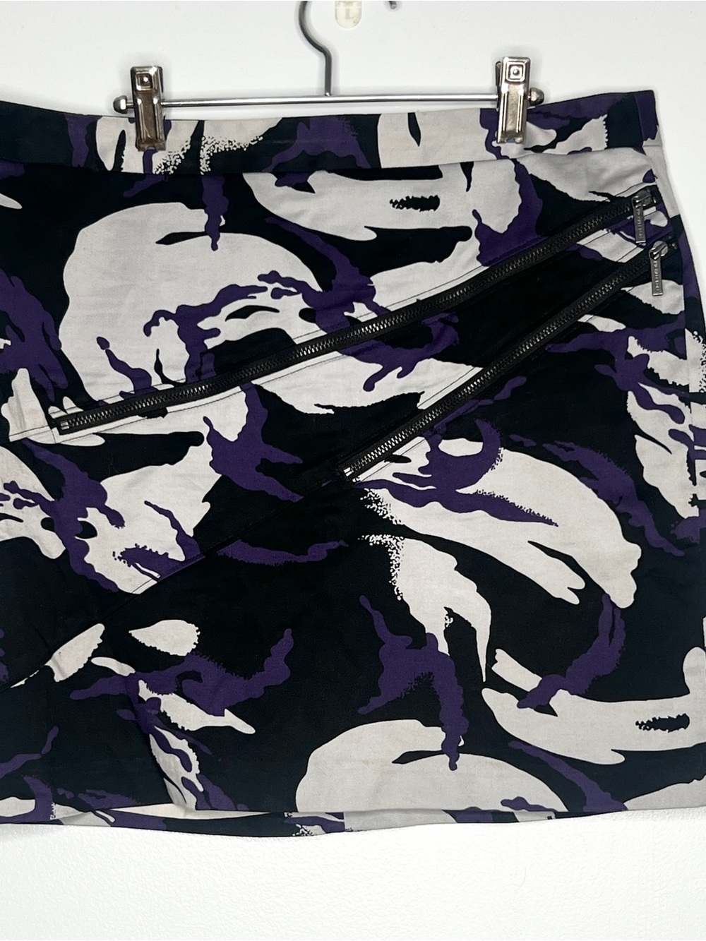 Michael Kors Camo Floral Zipper Mini Skirt - Black, White & Purple - Size 8
